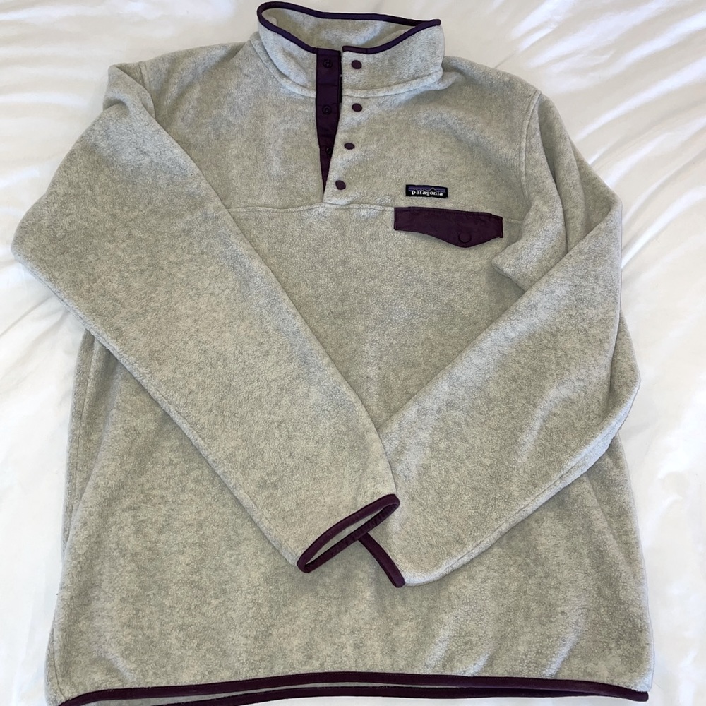 Patagonia Light Gray Fleece Pullover with Plum Trim